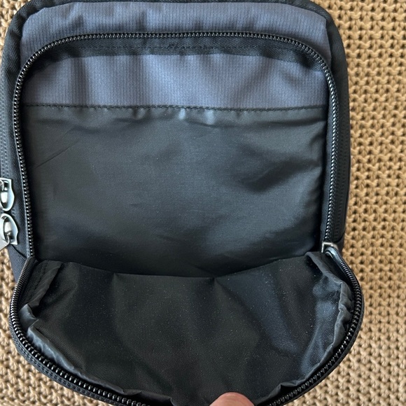 Nike Black and Gray Men's Messenger Bag - Picture 5 of 9